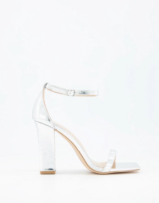 Glamorous sandals with block heel in silver mirror