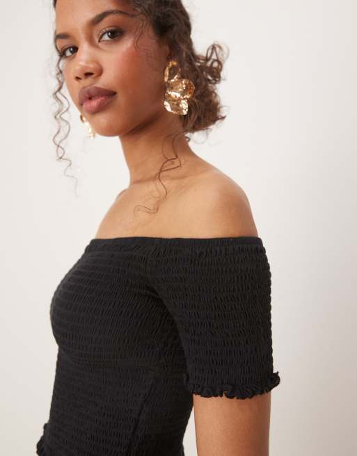 Glamorous Shirred bardot crop top in black, 2 of 4