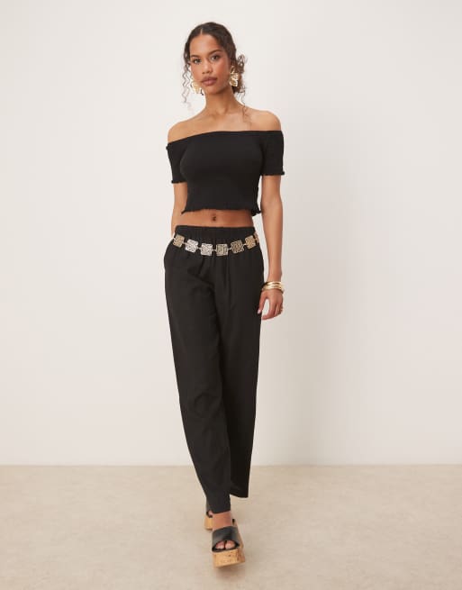Glamorous Shirred bardot crop top in black, 3 of 4