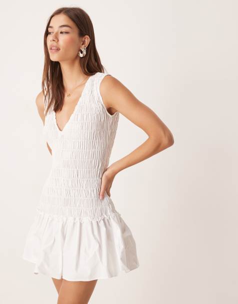 Glamorous Shirred v-neck mini dres in white