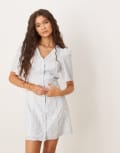 [Glamorous] Glamorous short sleeve button up tea dress in blue ditsy floral 16 Blue floral