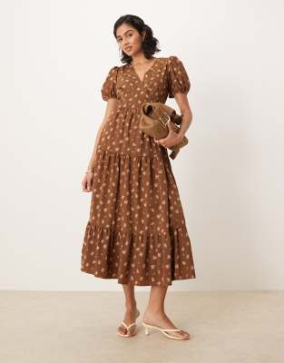 Glamorous Glamorous short sleeve maxi wrap dress in brown ditsy floral