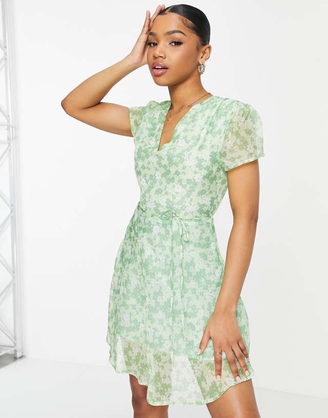 Glamorous short sleeve mini wrap tea dress in apple ditsy floral