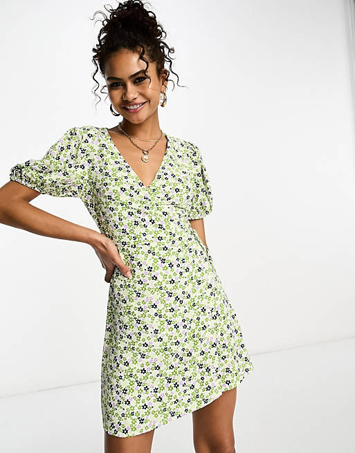 Glamorous short sleeve wrap mini dress in green retro floral | ASOS