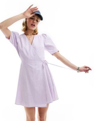 short sleeve wrap mini dress in lilac plaid-Purple