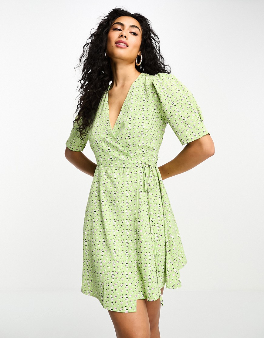 Glamorous Short Sleeve Wrap Mini Tea Dress In Green Ditsy
