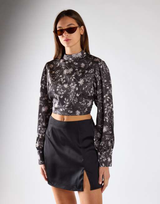 Glamorous Side slit mini skirt in black sateen, 3 of 4