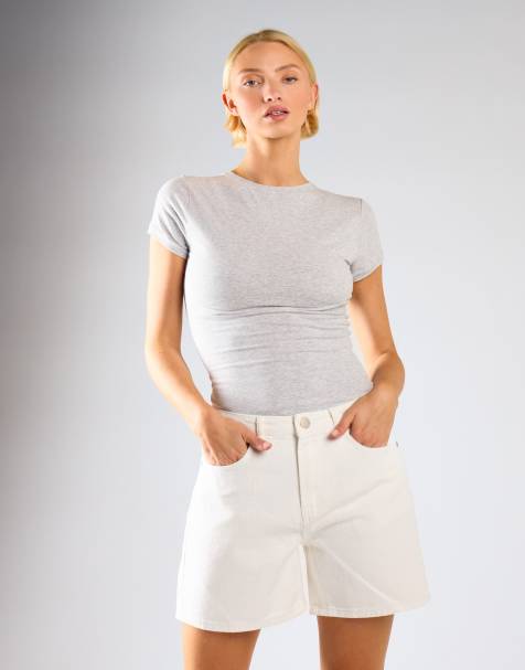 Glamorous Slim fit stretchy denim short in ecru - view 1
