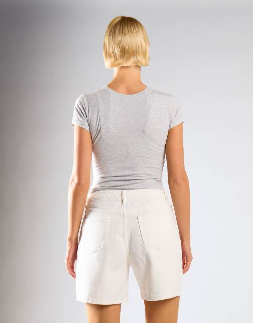 Glamorous Slim fit stretchy denim short in ecru, 4 of 4