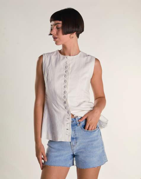 Glamorous Slim fit stretchy denim short in light blue wash - view 1