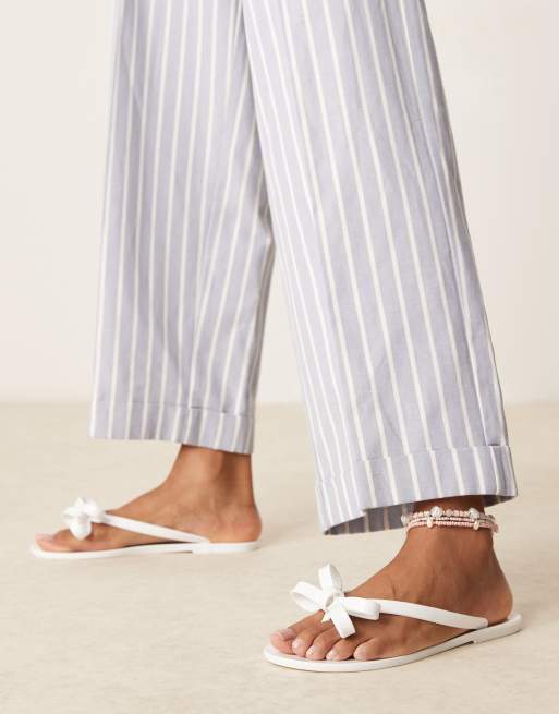 Glamorous Slippers met strik in wit ASOS