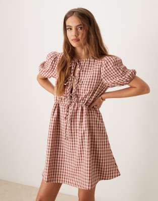 glamorous smock dress with puff sleeves and tie front in brown check