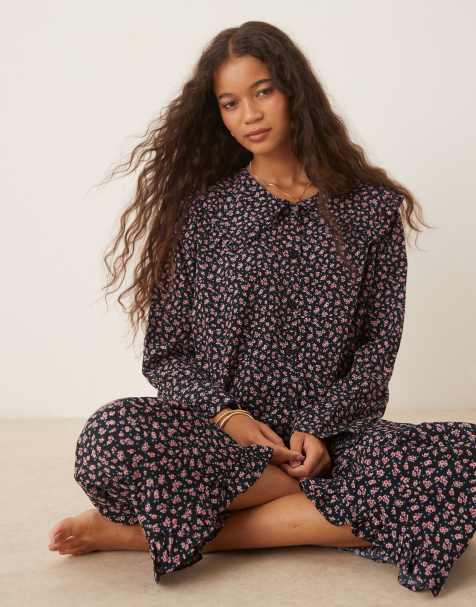 Glamorous - Sort pyjamassæt med skjorte og bukser med lyserødt blomstermønster - view 1