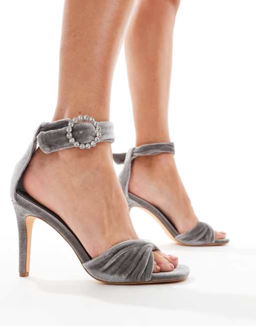 Glamorous stiletto heeled sandals with embellished buckle in gray velvet, 3 of 4