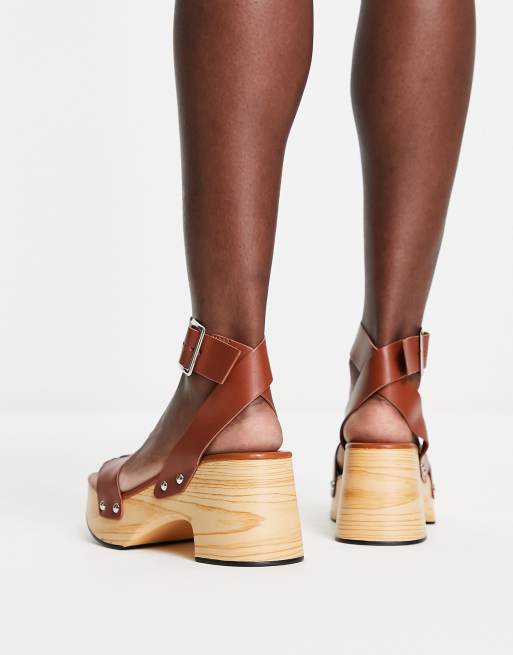 Glamorous summer clog sandals in tan ASOS