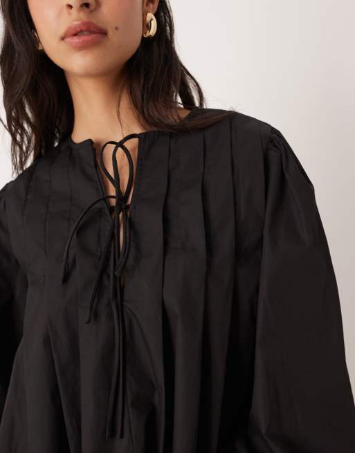 Glamorous – Svart blus med långa ärmar och knytning framtill, 3 av 4