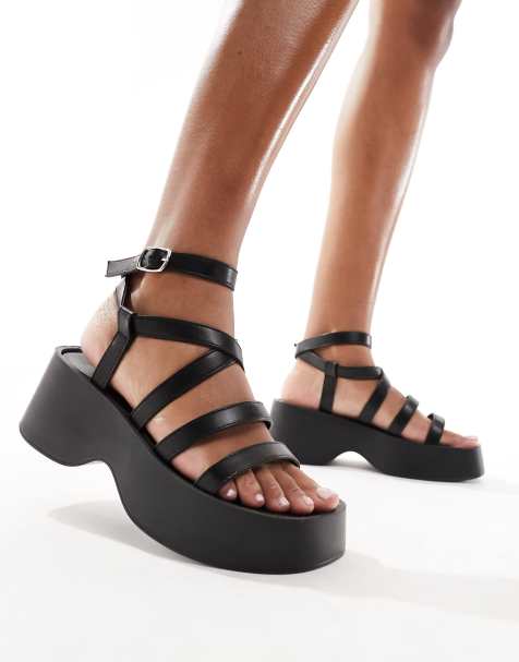 Glamorous – Svarta sandaler med remmar och platå - view 1