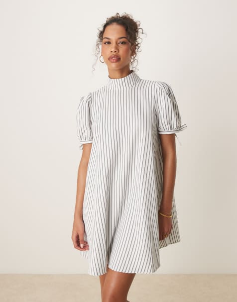Glamorous – Svartvit, randig smockklänningar i minidesign med hög krage - view 1