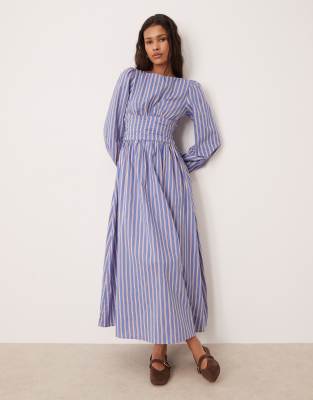 Glamorous - Tailliertes Maxikleid in Orange und Blau mit geteiltem Streifendesign und Ballonärmeln-Bunt