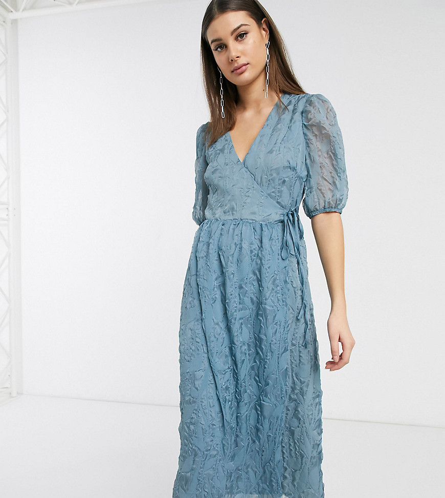 Glamorous Tall - Midaxi-jurk met overslag, volumineuze mouwen en textuur-Blauw