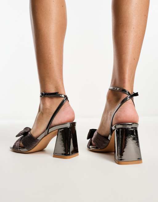 Glamorous – Tenngrå sandaler med halvhög klack och rosett, exklusivt hos ASOS, 2 av 4