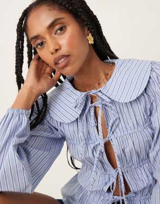 Glamorous Tie Front Shirred Blouse In Blue