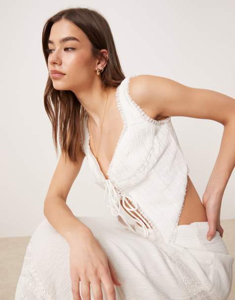 Glamorous tie-front top in white textured