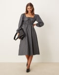 [Glamorous] Glamorous tie front volume sleeve shirred maxi dress in grey and black stripe-Navy 10 Grey black