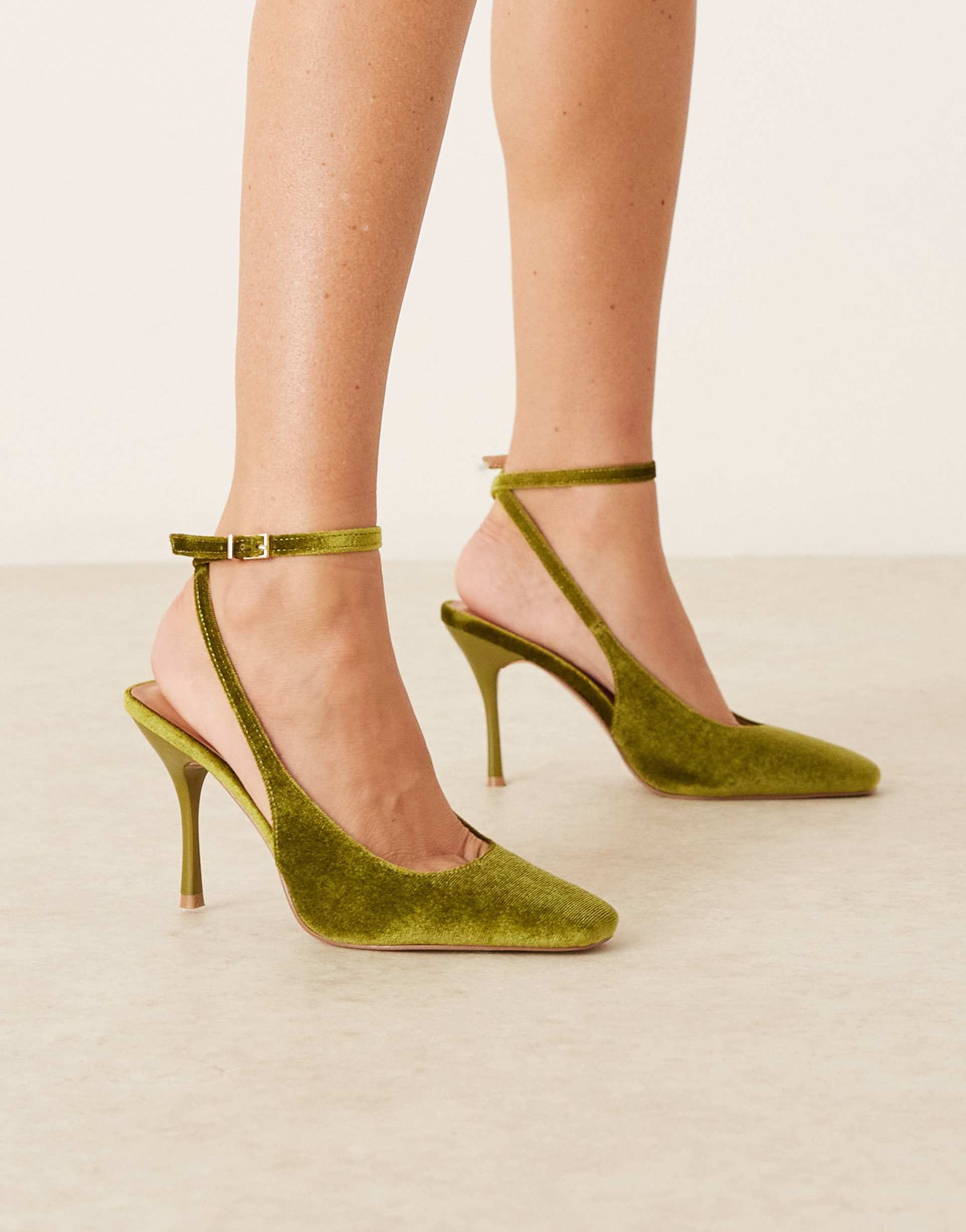 glamorous tie leg heeled shoes in khaki-green velvet