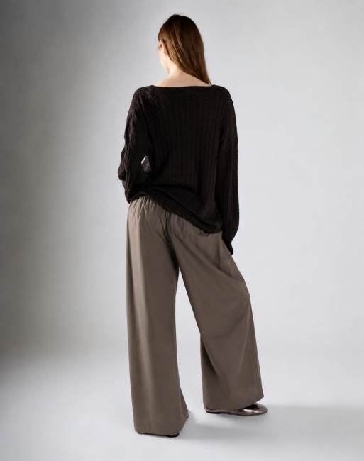 Glamorous Tie waist wide leg trousers in smoke brown, 2 of 4