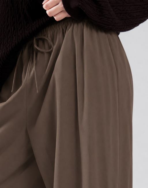 Glamorous Tie waist wide leg trousers in smoke brown, 4 of 4