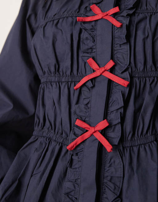 Glamorous - Top a maniche lunghe stropicciato blu navy con fiocchi rossi sul davanti, 4 di 4