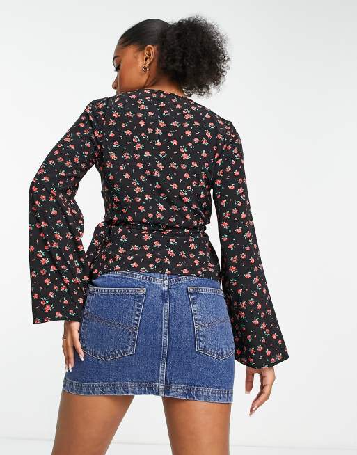 Glamorous - Top cache-cœur à manches longues avec imprimé roses - Noir, 2 de 4