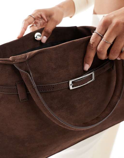Glamorous - Tote handtas van imitatiesuède met gespdetail in donkerbruin, 2 van 4