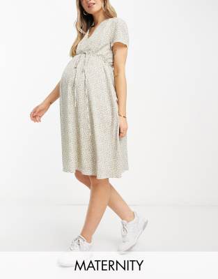 Glamorous – Umstandsmode – Mini-Freizeitkleid in Cremeweiß mit Frühlingsblumenmuster, V-Ausschnitt und Bindegürtel