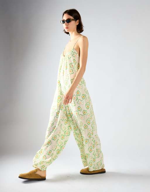 Glamorous V-neck  jumpsuit in white green multi daisy, 2 of 4