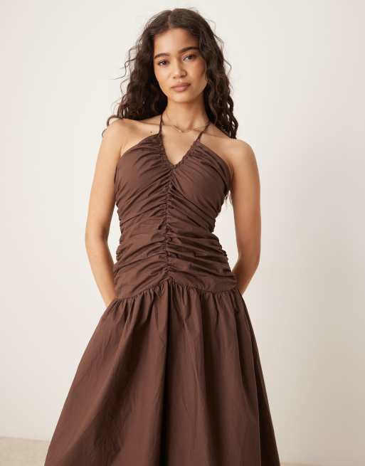 Glamorous v neck midi dress in brown