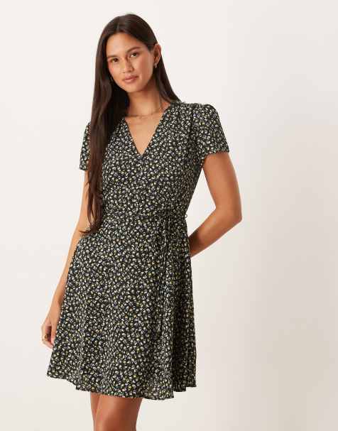 Glamorous V neck mini dress in black large mustard ditsy - view 1
