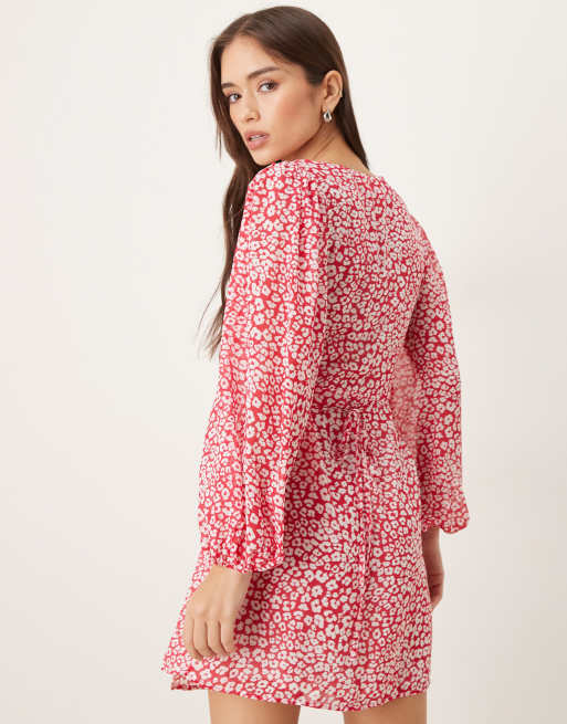 Glamorous V-neck mini dress in red leopard chiffon, 4 of 4