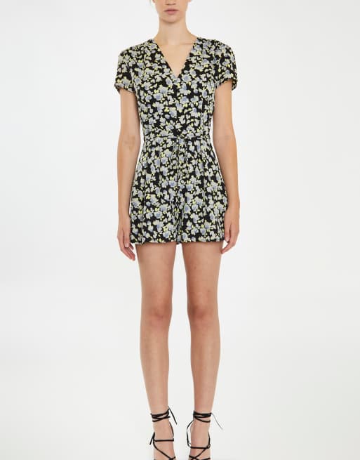 Glamorous V-neck -playsuit in black grey flower, 2 of 4