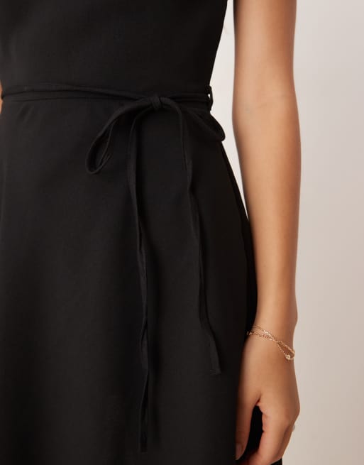Glamorous V neck short sleeve mini dress in black, 4 of 4