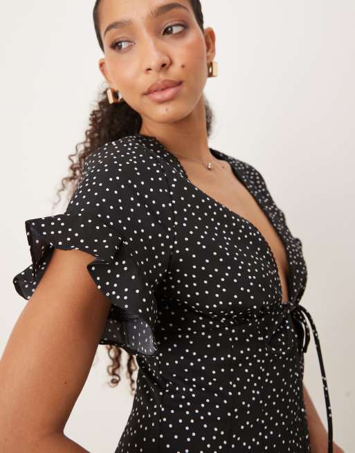 Glamorous V neck short sleeves playsuit in black polka dot, 3 of 4