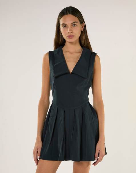 Glamorous V neck sleeveless mini dress in dark navy