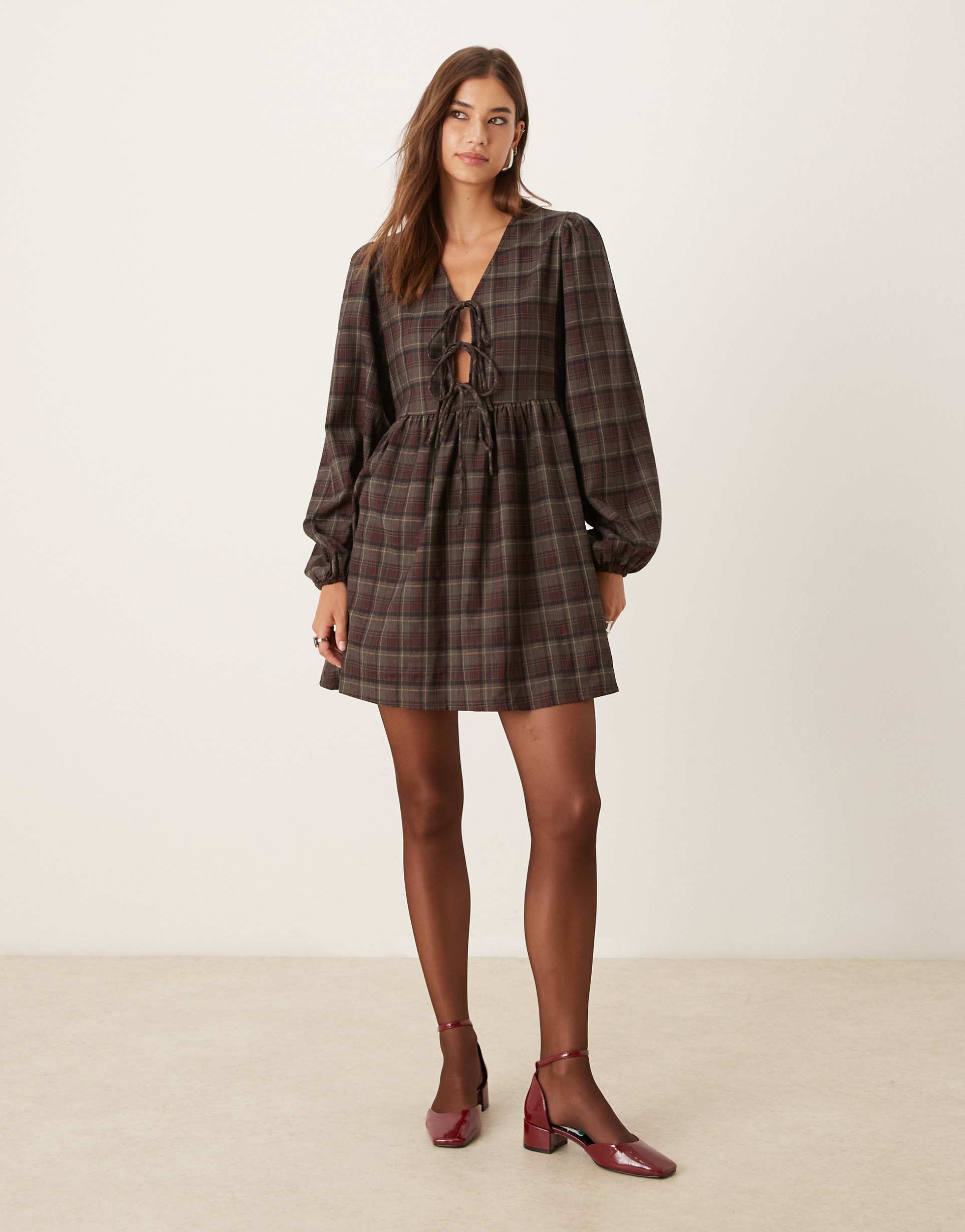 glamorous v neck tie front long sleeve mini smock dress in burgundy check