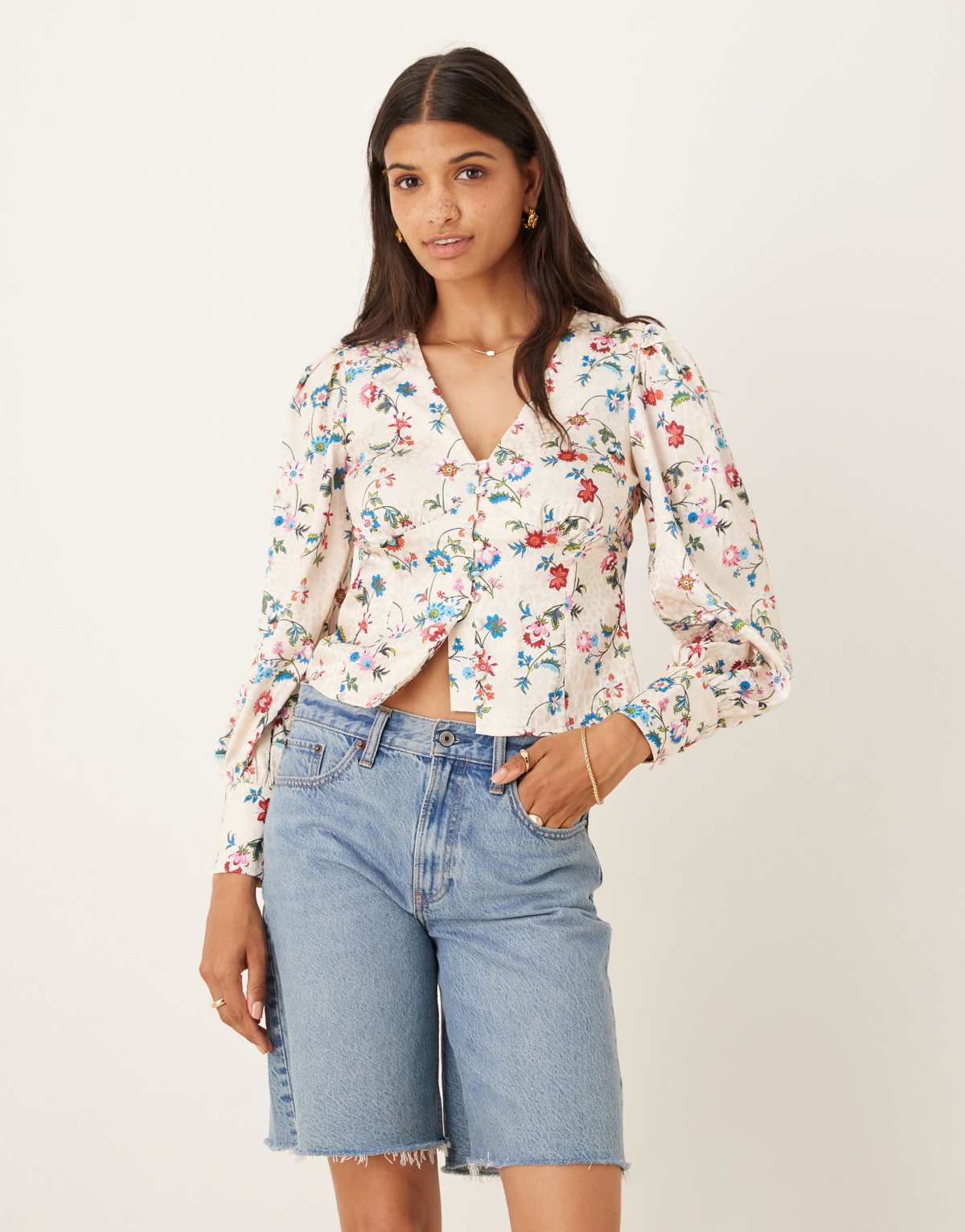 Glamorous V-Neck Top With Puff Long Sleeves in stone multi floral