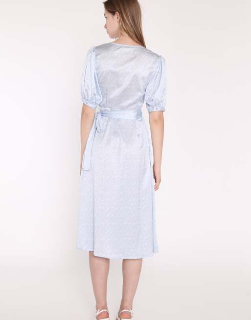 Glamorous V-neck wrap midi-dress in pale blue ditsy, 2 of 4