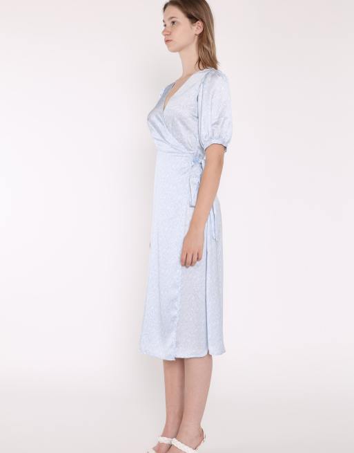 Glamorous V-neck wrap midi-dress in pale blue ditsy, 4 of 4