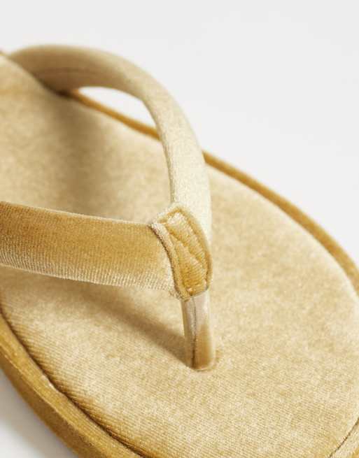 Glamorous velvet flip flops in gold, 3 of 4