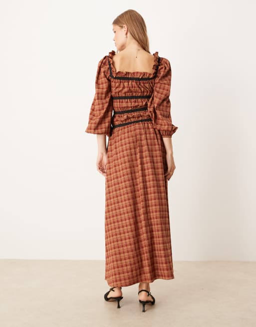 Glamorous - Vestito al polpaccio a maniche lunghe marrone e rosso a quadri con scollo squadrato e dettagli neri a contrasto, 3 di 4