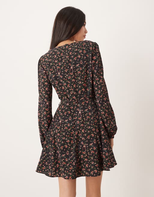 Glamorous - Vestito corto a maniche lunghe con scollo quadrato nero a fiori rossi, 4 di 4
